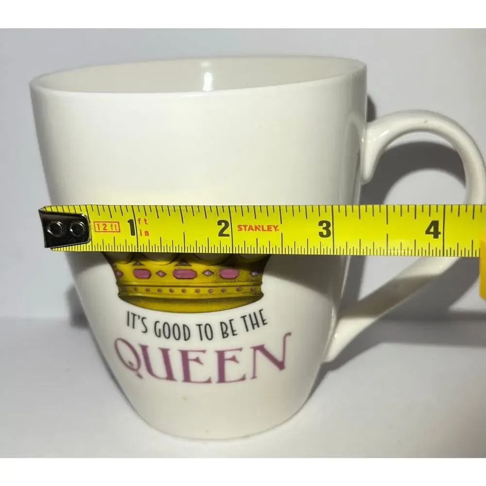 Coffee Mug ”The Queen of Everything” - Picture 5 of 6